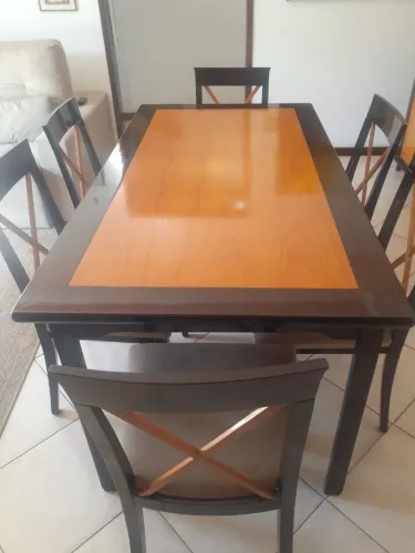 Mesa de jantar com 6 cadeiras
