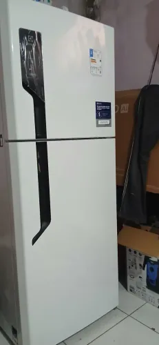 Vendo geladeira Electrolux 432L frost free 110v entrego