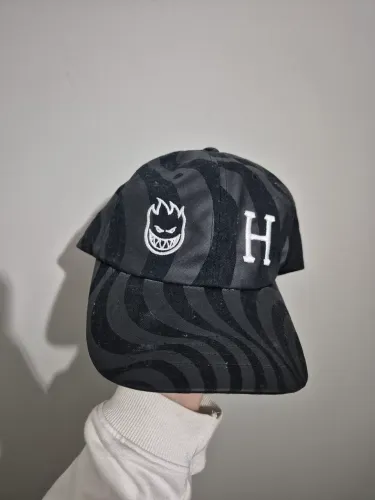 Boné Spitfire x HUF