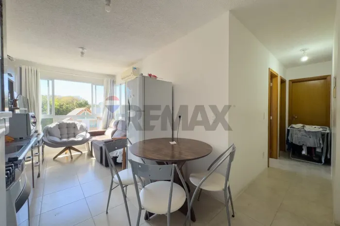 Apartamento com sol da manhã e excelente localização no Universitário!
