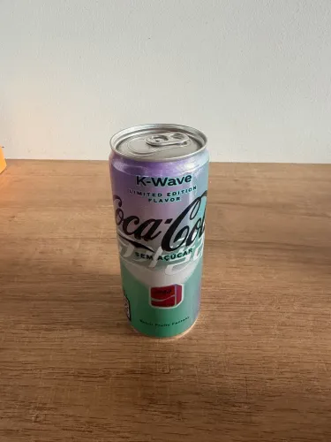 Coca Cola K-Wave fechada edição limitada 