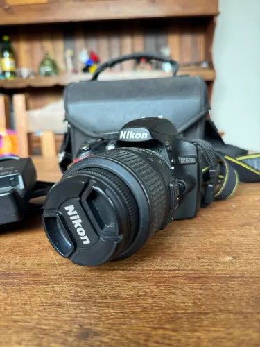 Kit Nikon D3200 + lente 18-55mm + Acessórios