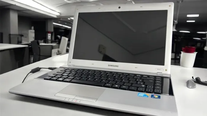 Notebook Samsung Rv 411 com i5 540m 2.5 ghz c turbo 3.1 com ssd 120c 8 gb bat 2h