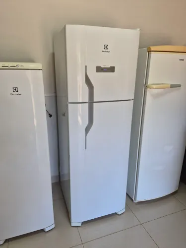 Geladeira Electrolux FROST FREE 371 litros MUITO CONSERVADA