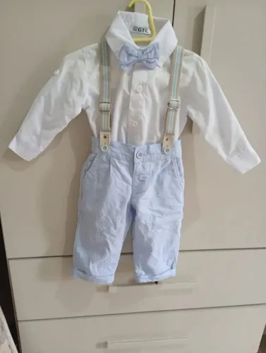 Conjunto de roupa de bebê para batizado
