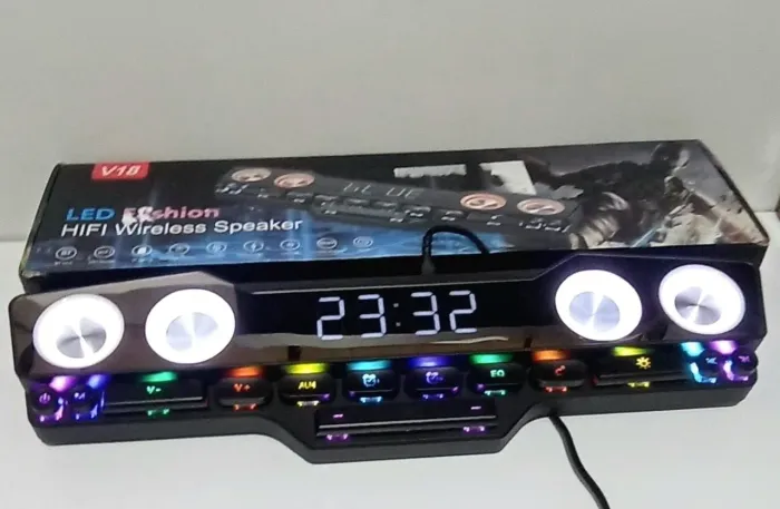 Alto-falante Colorido para jogos V18 Bluetooth led