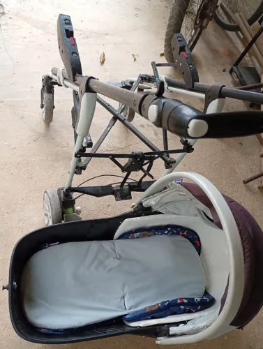 2 carrinhos de bebê + 1 mochila