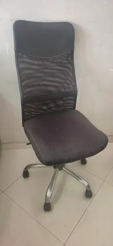 Cadeira Presidente Escritório Ergonômica MMI com Rodas e Tecido Mesh Preta