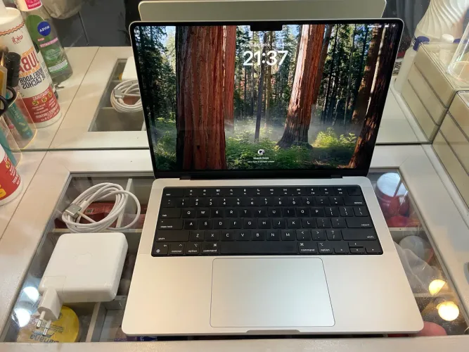 MacBook Pro M1 Pro - 16gb / 1Tb (14 polegadas)