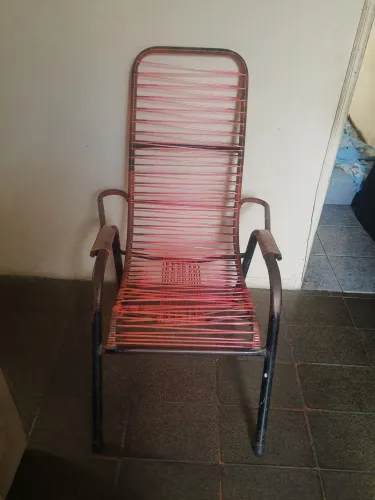 Cadeira de ferro reforçada com fio de PVC 