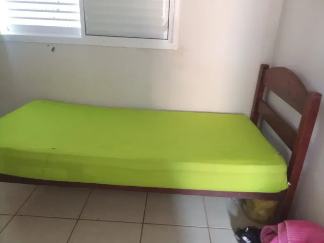 Vendo Cama Solteiro 