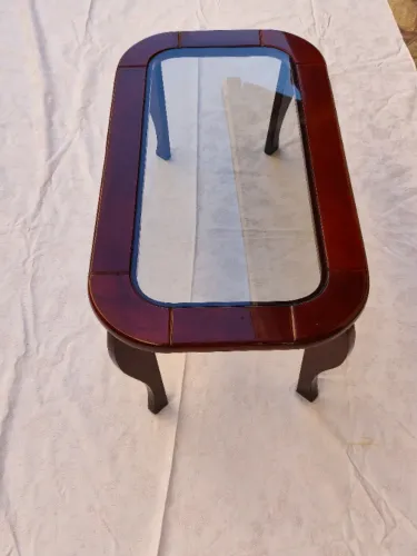Mesa de centro com tampo de vidro