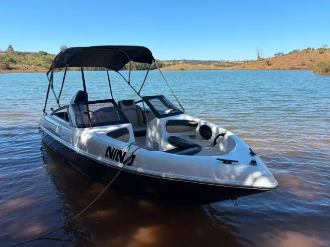 Lancha Focker 160 black edition
