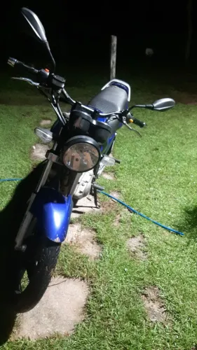 Vendo suzuki yes conservada ,,2026 pago ..valor 5.000  