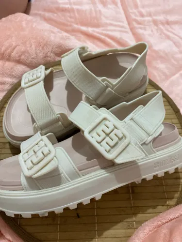 Melissa original off white sem marcas de uso 