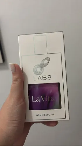 Perfume lab 8 inspirado no La vie