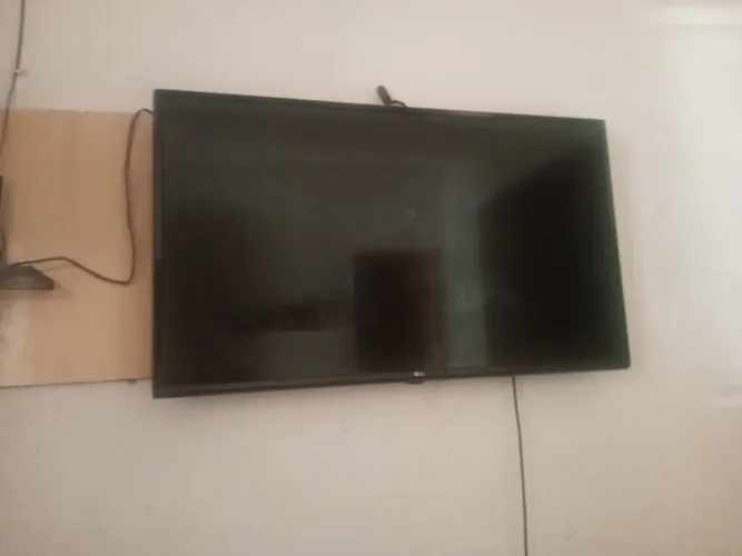 Tv smart com tela quebrada