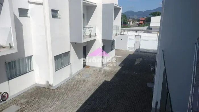 Casa com 2 dormitórios à venda, 79 m² por R$ 500.000,00 - Pontal de Santa Marina - Caragua