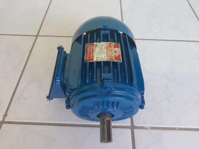 Motor Elétrico Trifásico Weg 2cv 1725rpm baixa rotação usado 