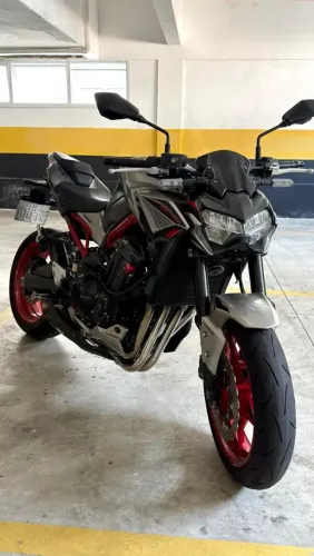 Kawasaki Z900 escapamento esportivo ,tenho o orinal perfeito estado.