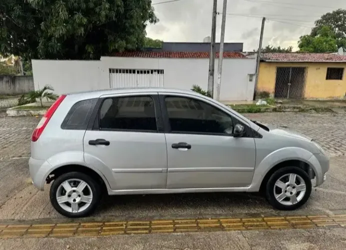 Ford Fiesta Class 1.6 8V 98cv 5P 2004