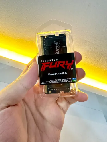 Pente memória RAM DDR4 Kingston Fury 16GB 3200MHz Notebook
