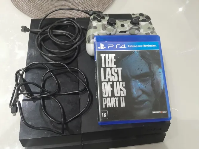 Ps4 fat 1tb com tlou 2 (aceito troca por notebook somente) preço máximo 1.000