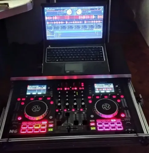 Controladora DJ Numark NVII Com Duas Telas + Notebook Core I5 16GB de Ram + Case Reforçada