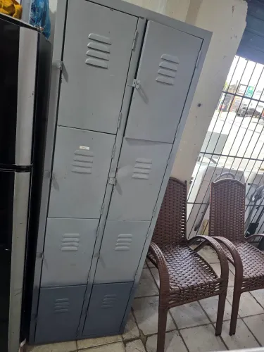 Armario de aço com 8 portas usado