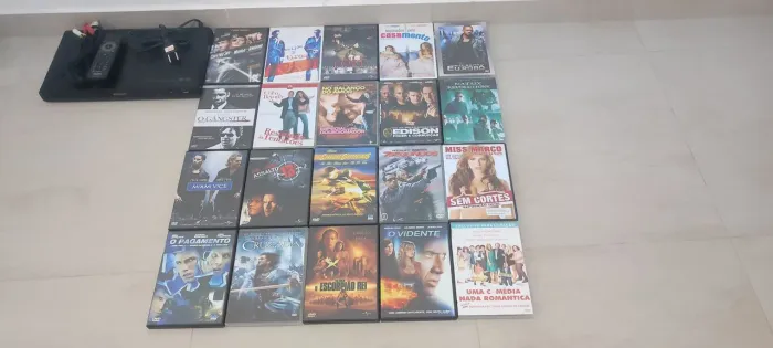 Aparelho de DVD plilips mais 20 filmes em DVD