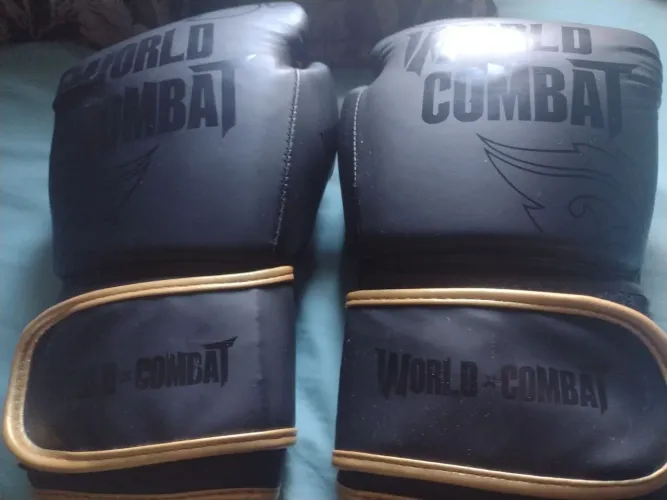 Luvas de world combat