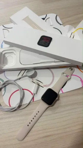 Apple Watch SE 3 40 mm cor starlight na garantia Apple