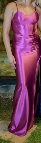 Vendo vestido de festa