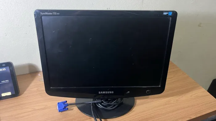 Monitor Samsung SyncMaster 732NW 17?