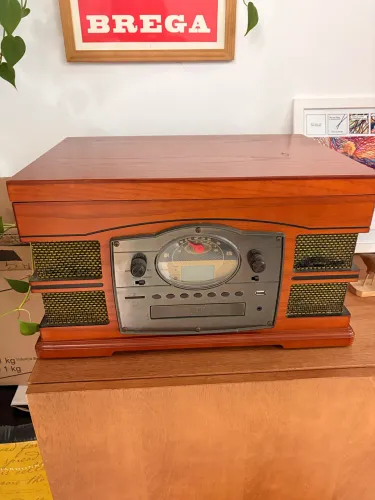 Vitrola, toca discos, rádio, USB