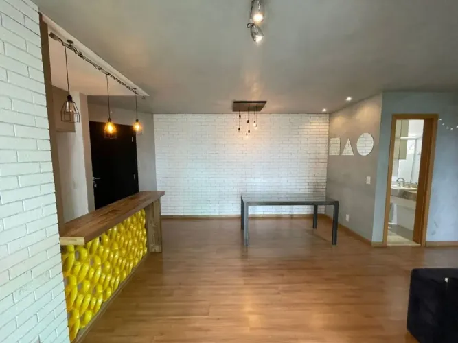 FLORAIS - R$ 700.000 - Apartamento à venda, 2 Quartos (1 Suíte), 2 Vagas, 75m², Gleba Palh