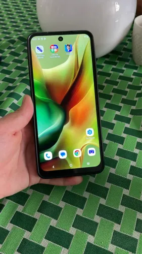 Celular Barato - Moto G15 - 256 GB