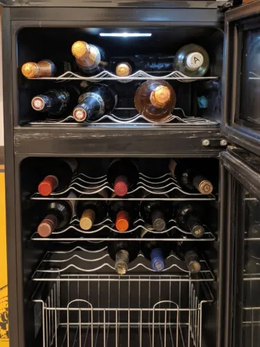 Adega de vinho Eletrolux 29 garrafas 