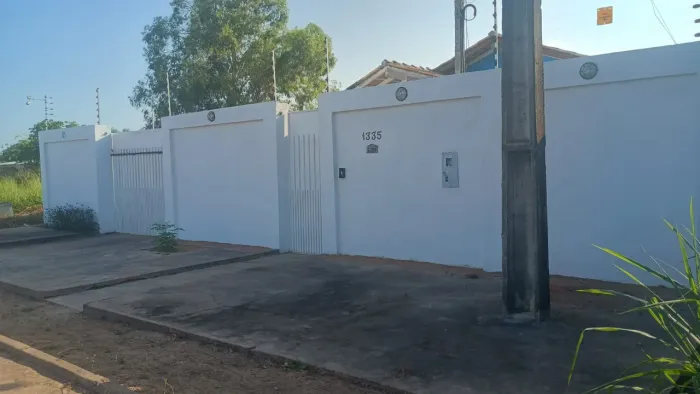 Casa para Alugar no SANTA CECÍLIA - Amplo Quintal e Garagem