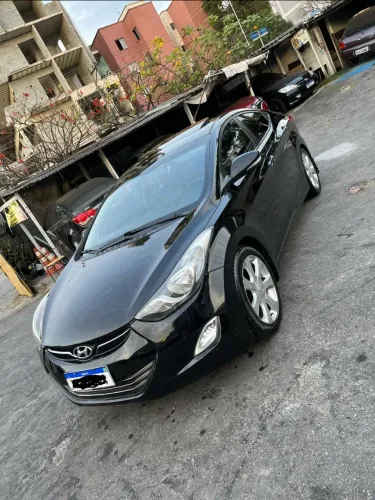 Hyundai Elantra GLS 1.8 16V Aut. 2013