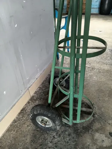 Carrinho transportar galao