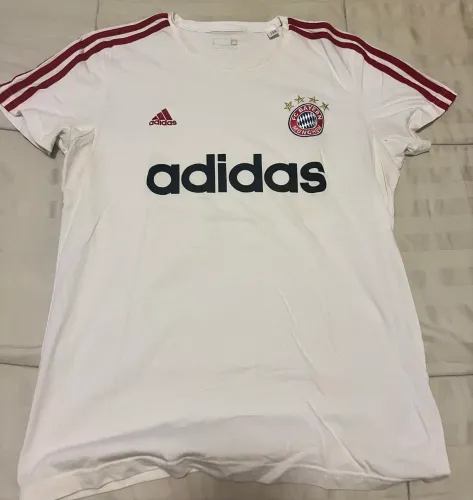Camisa retrô Bayern de Munich algodão muito bonita novinha!