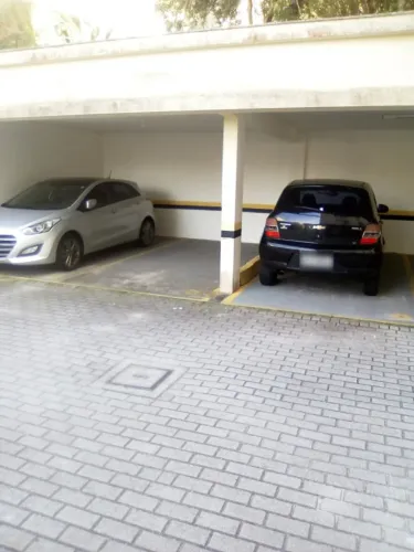 Vendo vaga garagem no Edif. Villa Ventura, Coqueiros, Florianopolis.