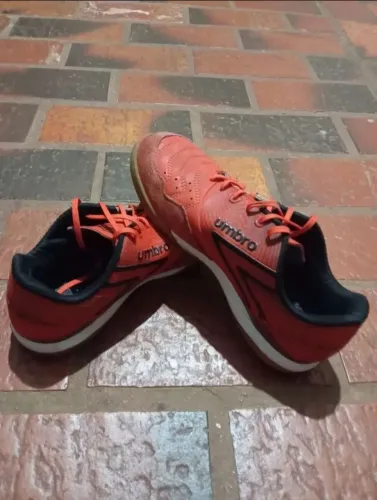Chuteira Umbro