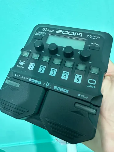 Zoom G1 Four