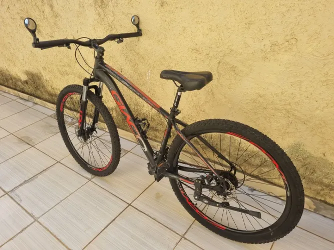 Bike aro 29 excelente estado, câmbio e pé de vela shimano