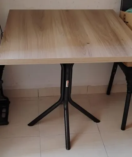 Conjunto de Mesa com 4 Cadeiras Luna Clássica Ciplafe Craqueado Preto/Junco Manteiga