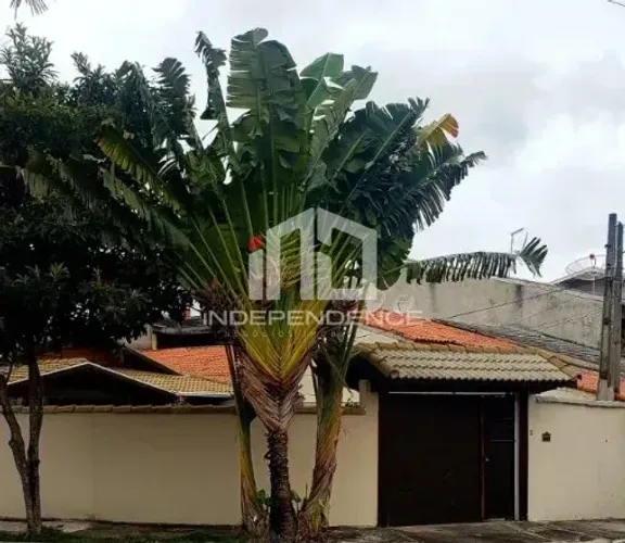 Casa Condomínio Fechado com Piscina, 3 quartos