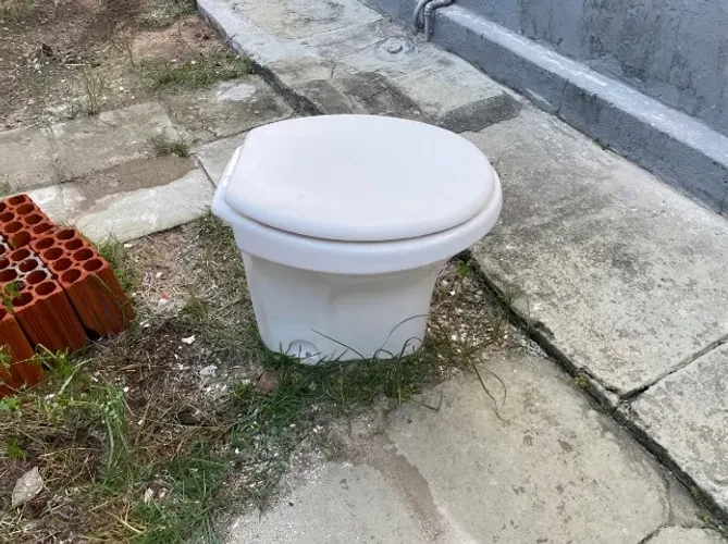 Bacia sanitária com assento - Doação