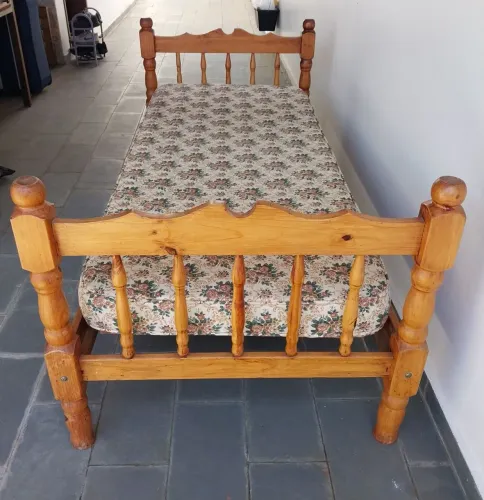 Cama madeira maciça solteiro 
